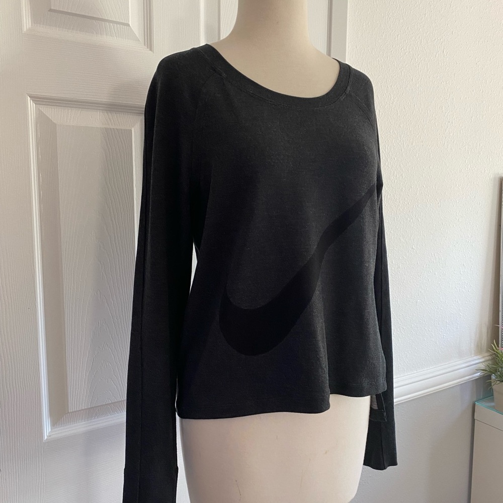 Nike Sphere Training Top - Picture 3 of 7